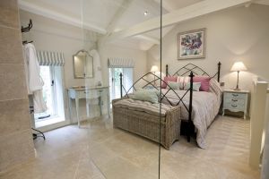Christina Warwick coach house 8 sm.jpg